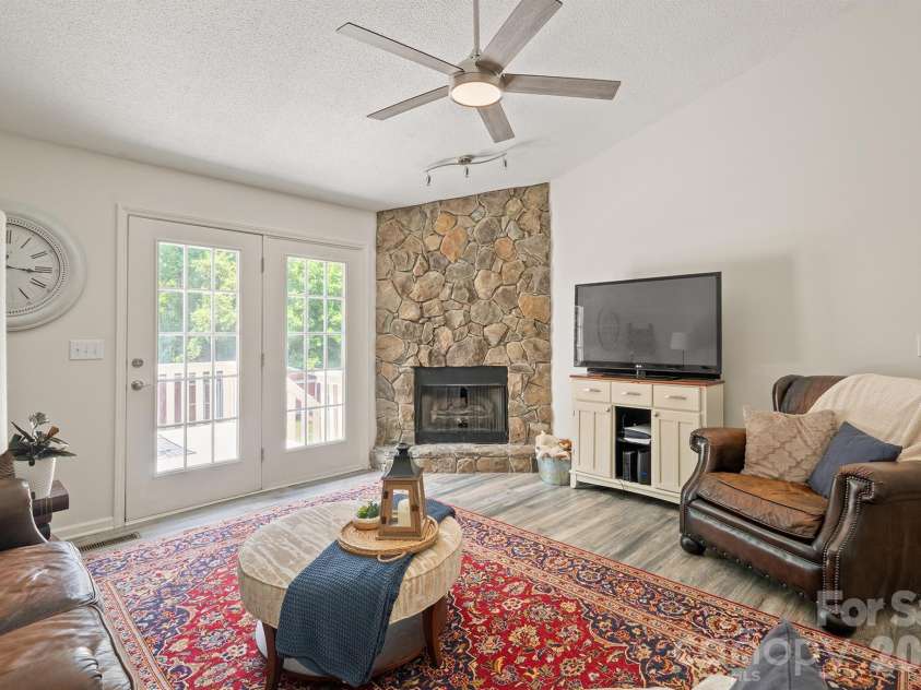 1133 Finger Bridge Road, Hickory, NC 28602.  MLS# CAR4393755, YatesRealty ID 32414. 