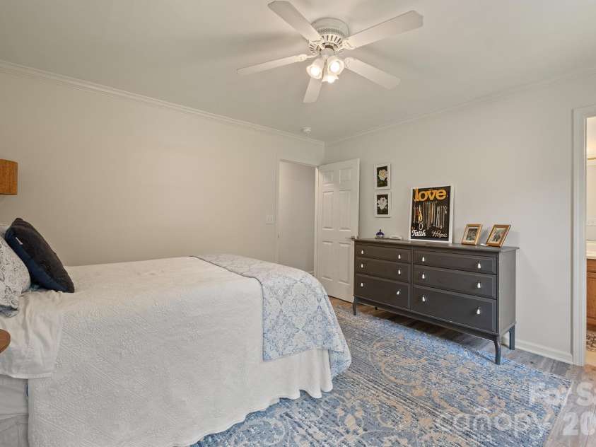 1133 Finger Bridge Road, Hickory, NC 28602.  MLS# CAR4393755, YatesRealty ID 32414. 