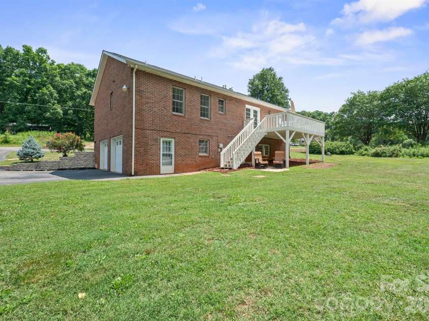 1133 Finger Bridge Road, Hickory, NC 28602.  MLS# CAR4393755, YatesRealty ID 32414. 