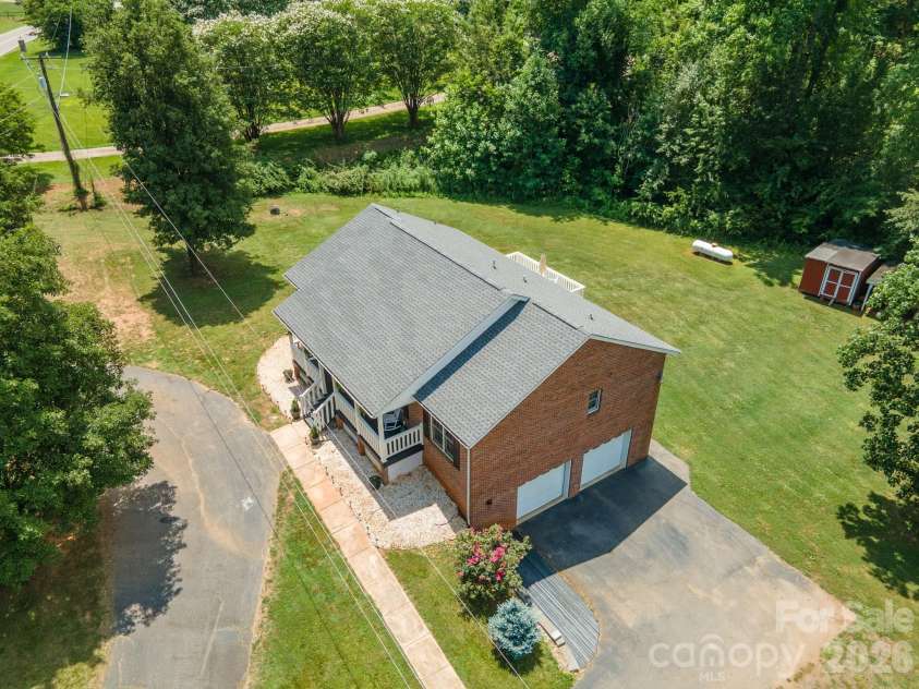 1133 Finger Bridge Road, Hickory, NC 28602.  MLS# CAR4393755, YatesRealty ID 32414. 