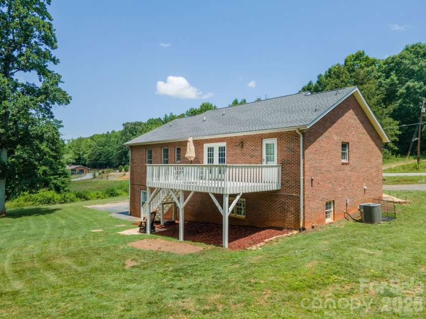 1133 Finger Bridge Road, Hickory, NC 28602.  MLS# CAR4393755, YatesRealty ID 32414. 
