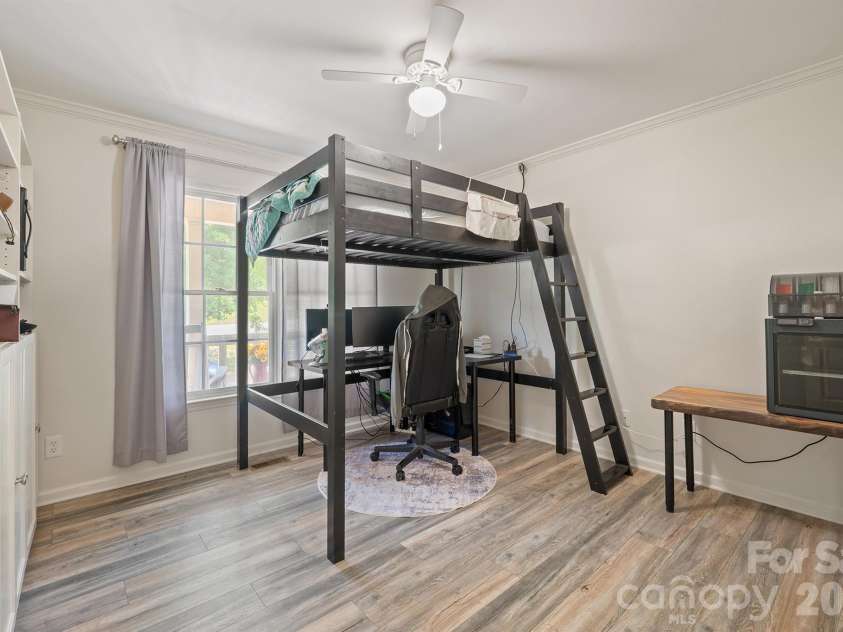 1133 Finger Bridge Road, Hickory, NC 28602.  MLS# CAR4393755, YatesRealty ID 32414. Bed III