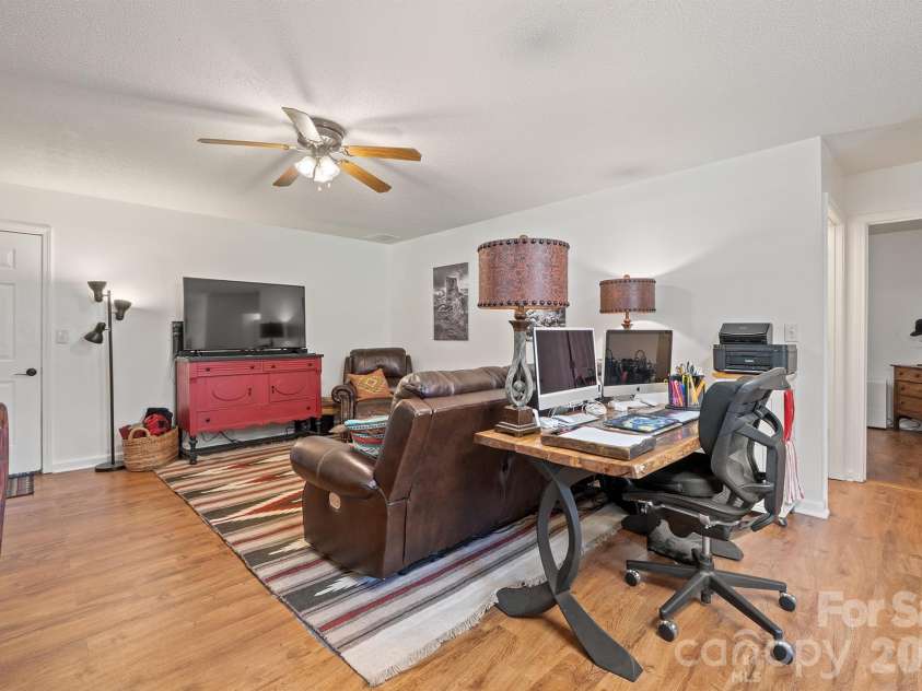 1133 Finger Bridge Road, Hickory, NC 28602.  MLS# CAR4393755, YatesRealty ID 32414. Lower level