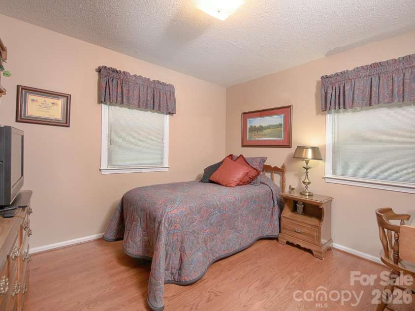 1005 Forest Park Drive, Statesville, NC 28677.  MLS# CAR4374714, YatesRealty ID 32415. 3rd Bedroom