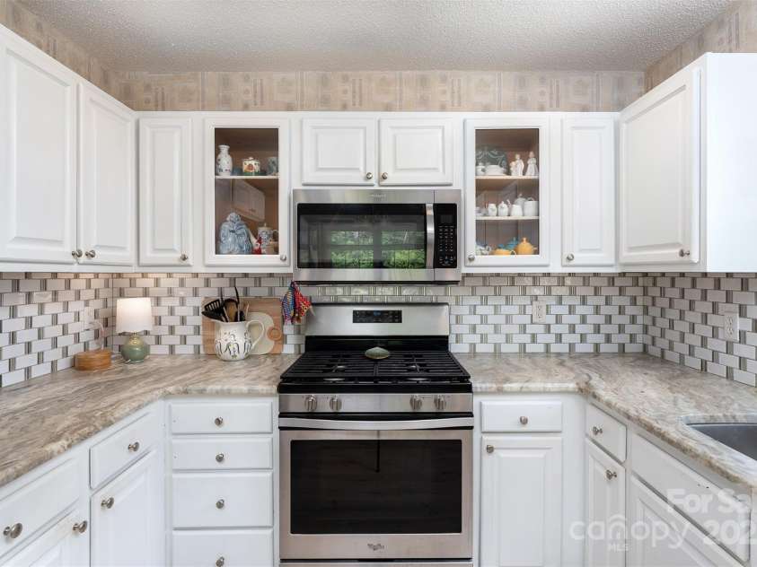 330 Stonehollow Road, Fletcher, NC 28732.  MLS# CAR4271829, YatesRealty ID 32415. 