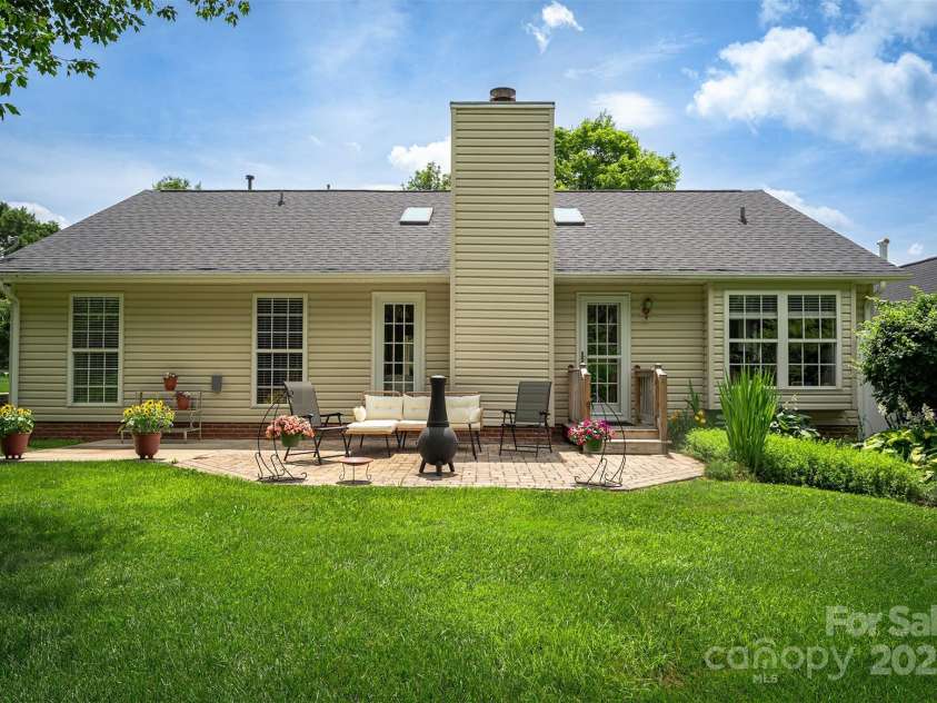 330 Stonehollow Road, Fletcher, NC 28732.  MLS# CAR4271829, YatesRealty ID 32415. 