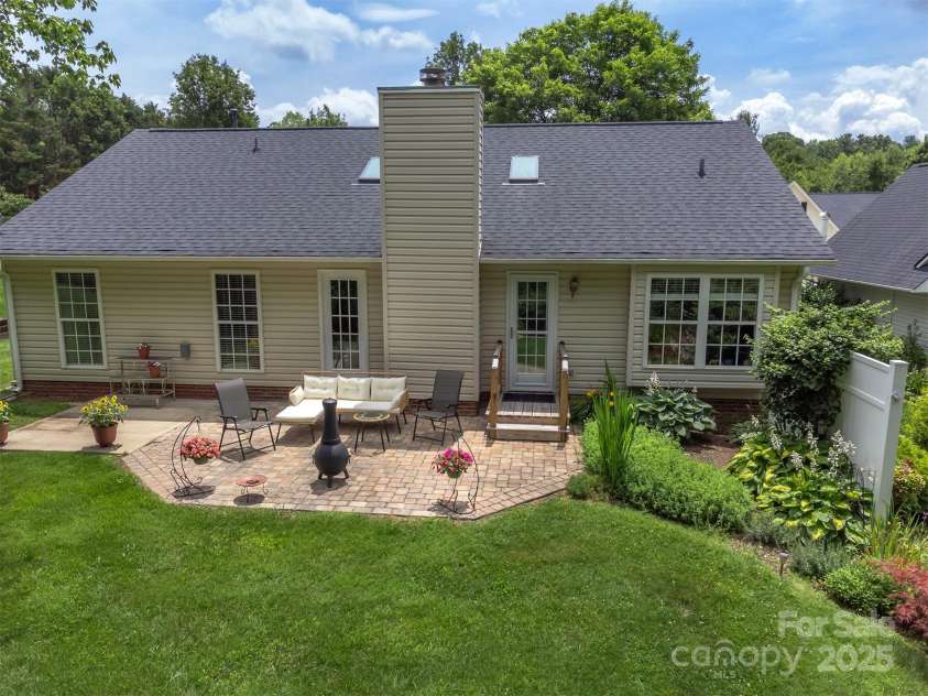 330 Stonehollow Road, Fletcher, NC 28732.  MLS# CAR4271829, YatesRealty ID 32415. 