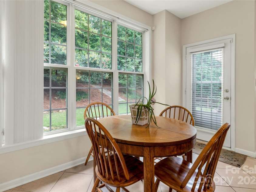 1993 Foxwood Court, Indian Land, SC 29707.  MLS# CAR4280194, YatesRealty ID 32417. Eat-in kitchen