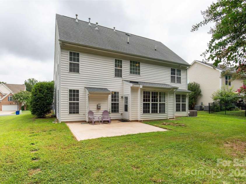 1993 Foxwood Court, Indian Land, SC 29707.  MLS# CAR4280194, YatesRealty ID 32417. Large yard for the gardener