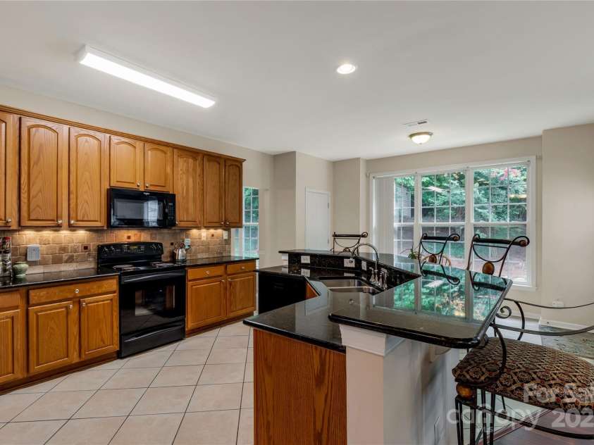 1993 Foxwood Court, Indian Land, SC 29707.  MLS# CAR4280194, YatesRealty ID 32417. Plenty of counter space for prep work