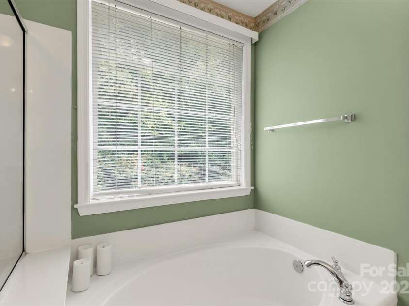 1993 Foxwood Court, Indian Land, SC 29707.  MLS# CAR4280194, YatesRealty ID 32417. Walk in shower and soaker tub