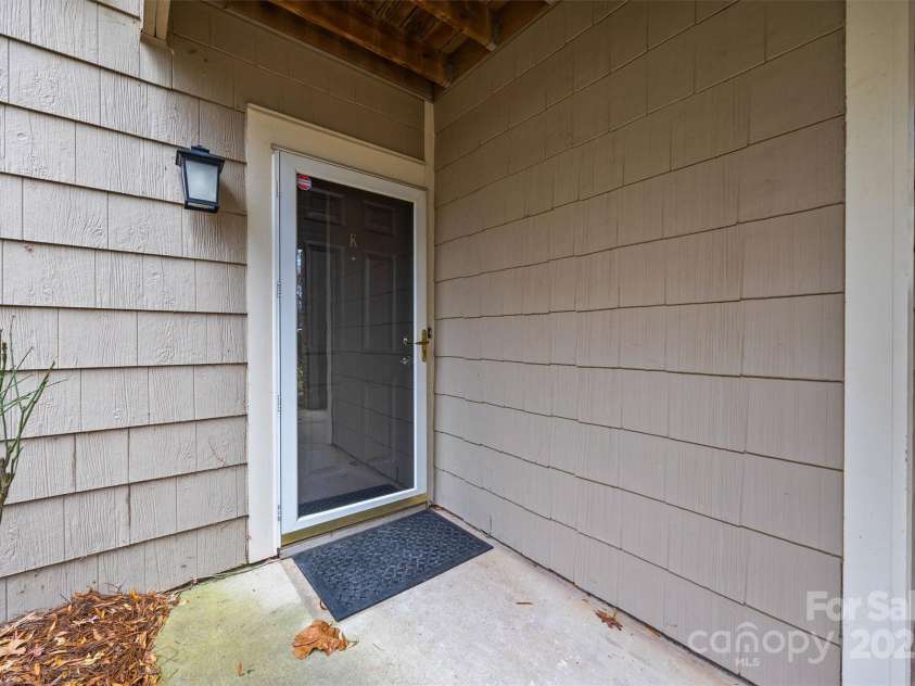 5003 Sharon Road, Charlotte, NC 28210.  MLS# CAR4300566, YatesRealty ID 32418. 