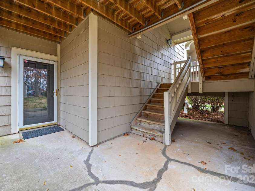 5003 Sharon Road, Charlotte, NC 28210.  MLS# CAR4300566, YatesRealty ID 32418. 