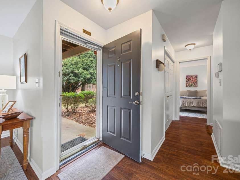 5003 Sharon Road, Charlotte, NC 28210.  MLS# CAR4300566, YatesRealty ID 32418. 