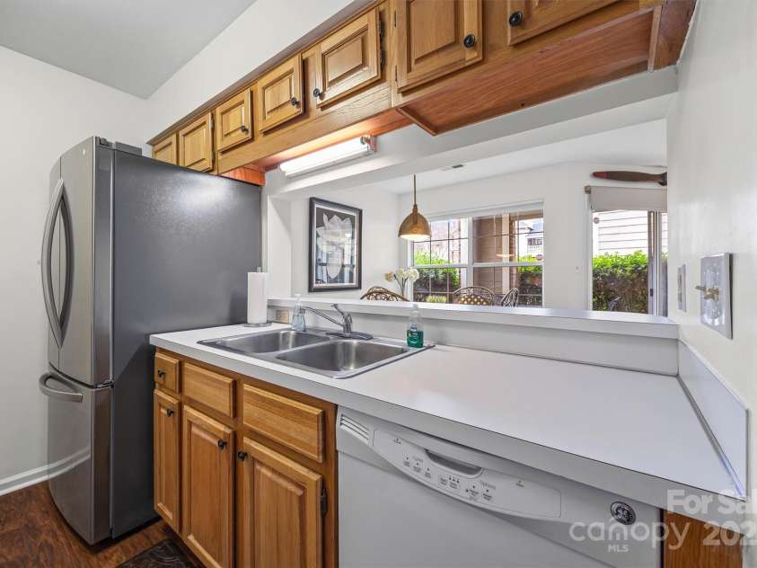 5003 Sharon Road, Charlotte, NC 28210.  MLS# CAR4300566, YatesRealty ID 32418. 
