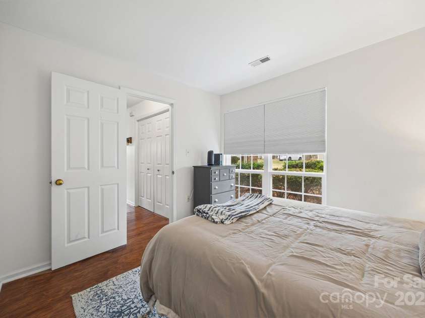 5003 Sharon Road, Charlotte, NC 28210.  MLS# CAR4300566, YatesRealty ID 32418. 