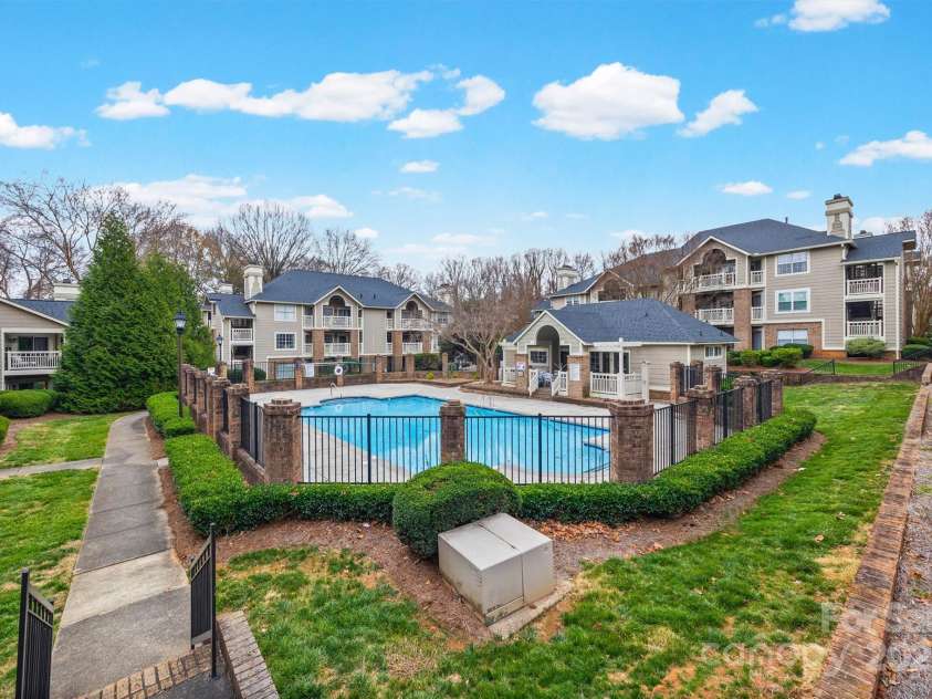 5003 Sharon Road, Charlotte, NC 28210.  MLS# CAR4300566, YatesRealty ID 32418. 