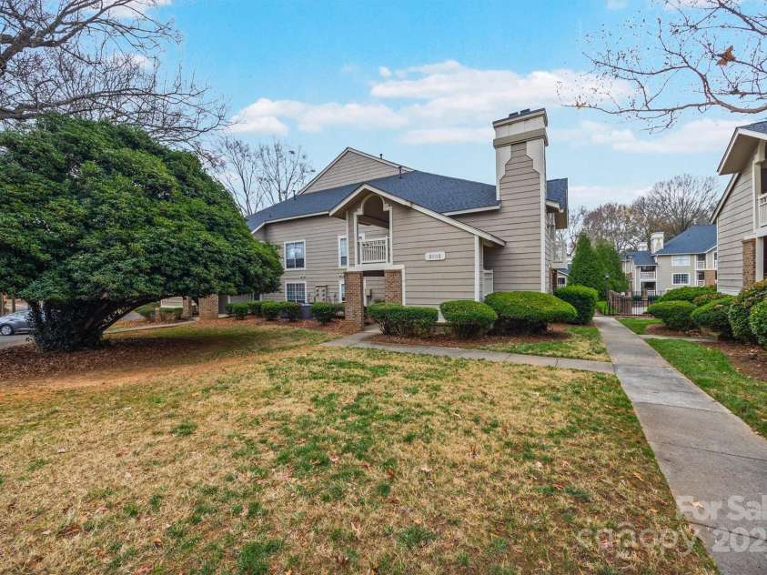 5003 Sharon Road, Charlotte, NC 28210.  MLS# CAR4300566, YatesRealty ID 32418. 