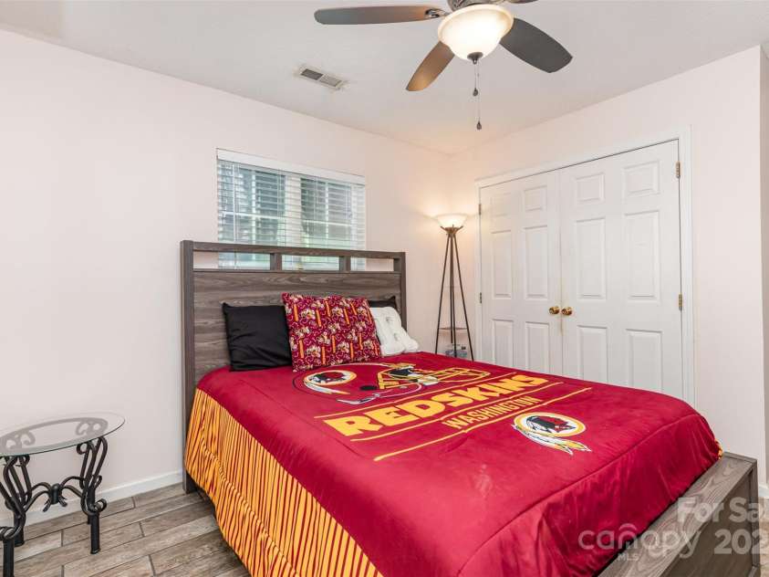 10106 Ashley Farm Drive, Matthews, NC 28105.  MLS# CAR4283061, YatesRealty ID 32419. 