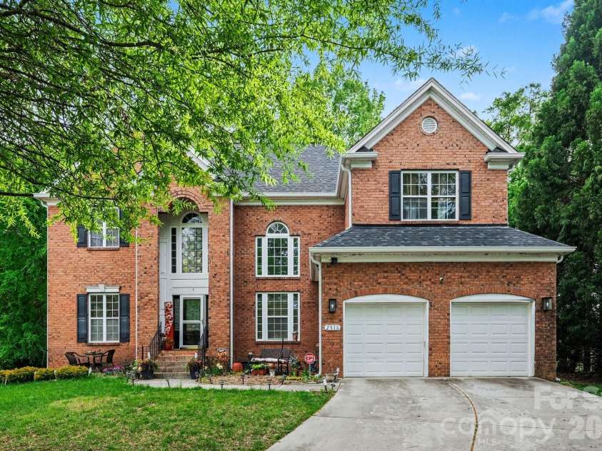 2516 River Oaks Drive, Waxhaw, NC 28173.  MLS# CAR4370058, YatesRealty ID 32419. 