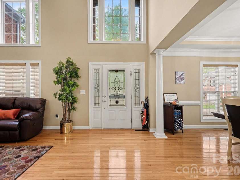 2516 River Oaks Drive, Waxhaw, NC 28173.  MLS# CAR4370058, YatesRealty ID 32419. 