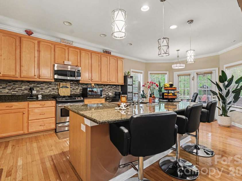 2516 River Oaks Drive, Waxhaw, NC 28173.  MLS# CAR4370058, YatesRealty ID 32419. 
