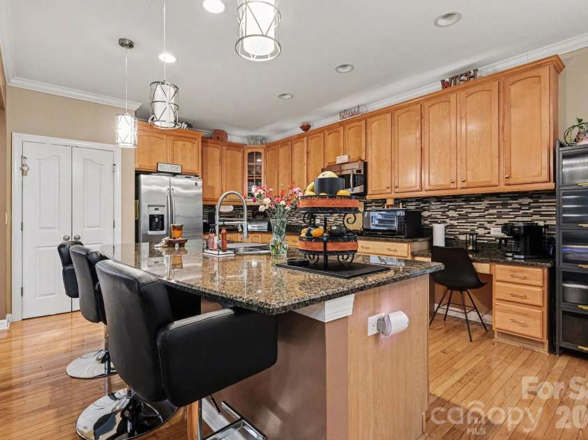 2516 River Oaks Drive, Waxhaw, NC 28173.  MLS# CAR4370058, YatesRealty ID 32419. 