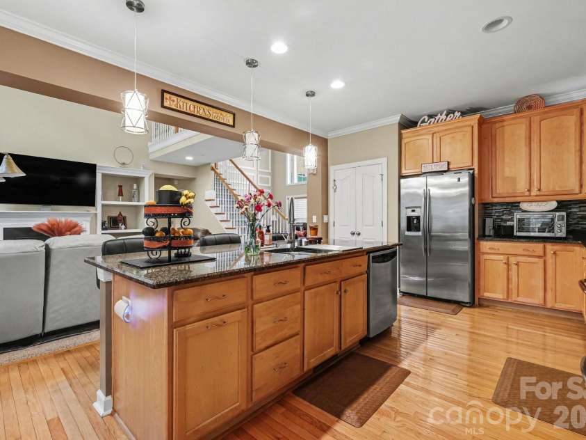 2516 River Oaks Drive, Waxhaw, NC 28173.  MLS# CAR4370058, YatesRealty ID 32419. 