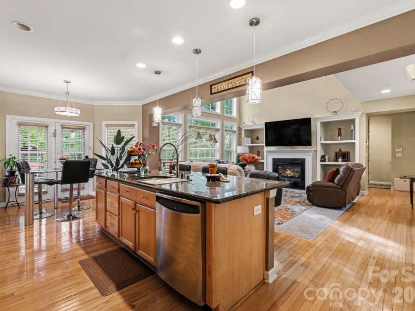 2516 River Oaks Drive, Waxhaw, NC 28173.  MLS# CAR4370058, YatesRealty ID 32419. 