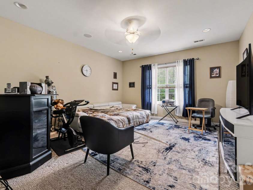 2516 River Oaks Drive, Waxhaw, NC 28173.  MLS# CAR4370058, YatesRealty ID 32419. 