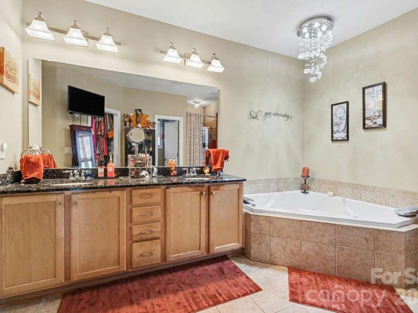 2516 River Oaks Drive, Waxhaw, NC 28173.  MLS# CAR4370058, YatesRealty ID 32419. 