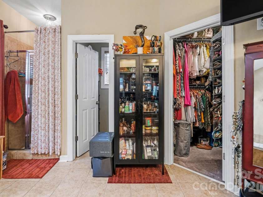 2516 River Oaks Drive, Waxhaw, NC 28173.  MLS# CAR4370058, YatesRealty ID 32419. 