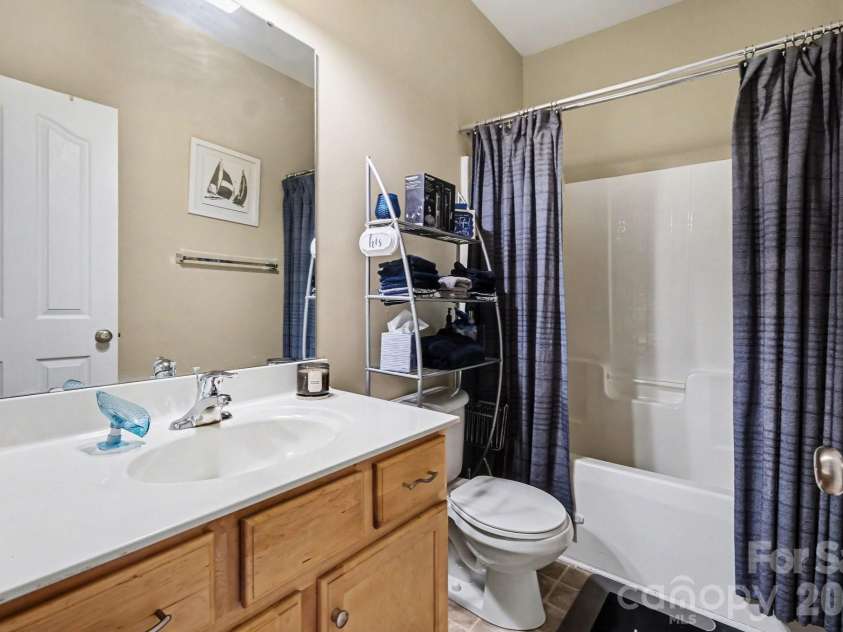 2516 River Oaks Drive, Waxhaw, NC 28173.  MLS# CAR4370058, YatesRealty ID 32419. 