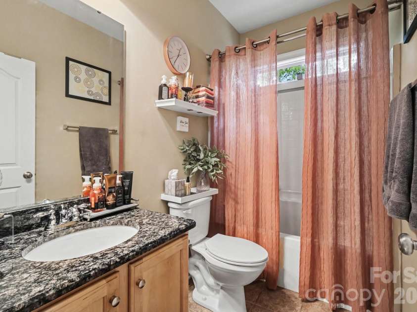 2516 River Oaks Drive, Waxhaw, NC 28173.  MLS# CAR4370058, YatesRealty ID 32419. 