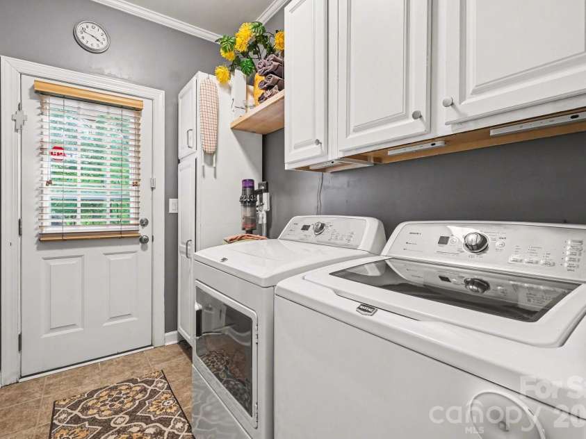 2516 River Oaks Drive, Waxhaw, NC 28173.  MLS# CAR4370058, YatesRealty ID 32419. 