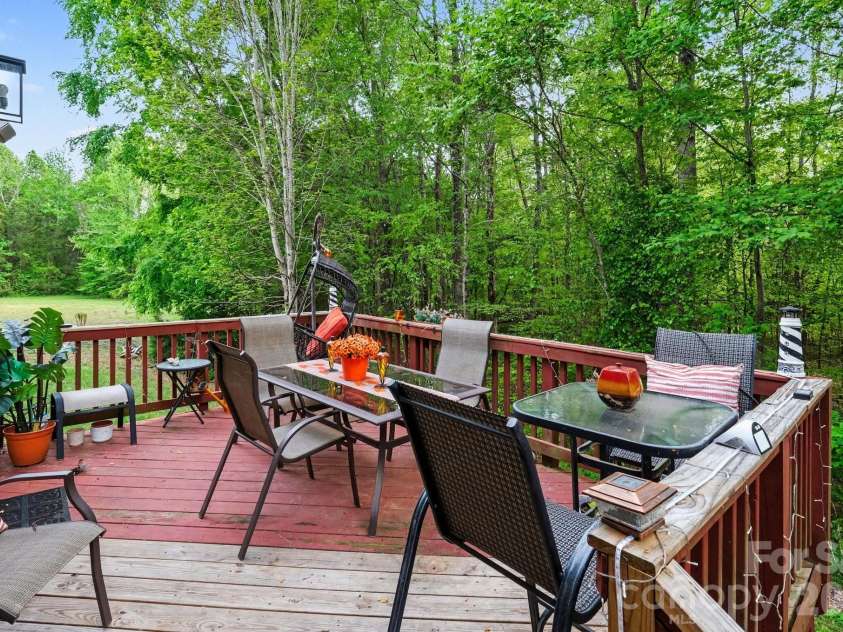 2516 River Oaks Drive, Waxhaw, NC 28173.  MLS# CAR4370058, YatesRealty ID 32419. 