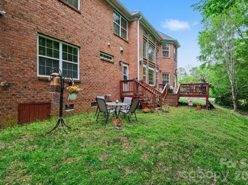 2516 River Oaks Drive, Waxhaw, NC 28173.  MLS# CAR4370058, YatesRealty ID 32419. 