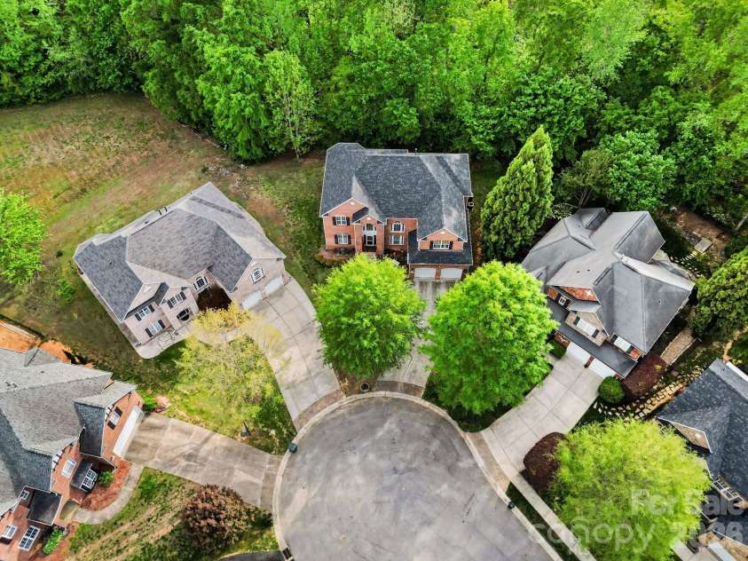 2516 River Oaks Drive, Waxhaw, NC 28173.  MLS# CAR4370058, YatesRealty ID 32419. 