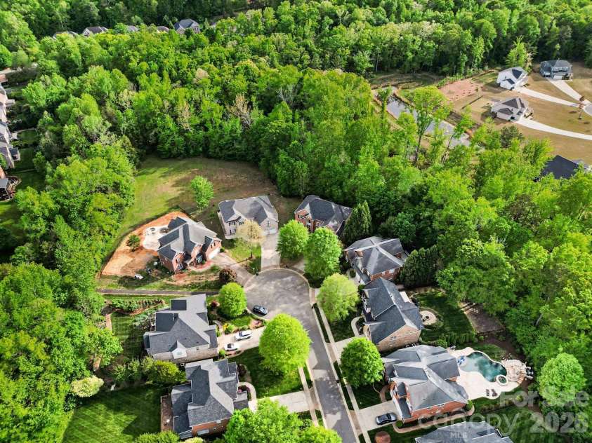 2516 River Oaks Drive, Waxhaw, NC 28173.  MLS# CAR4370058, YatesRealty ID 32419. 