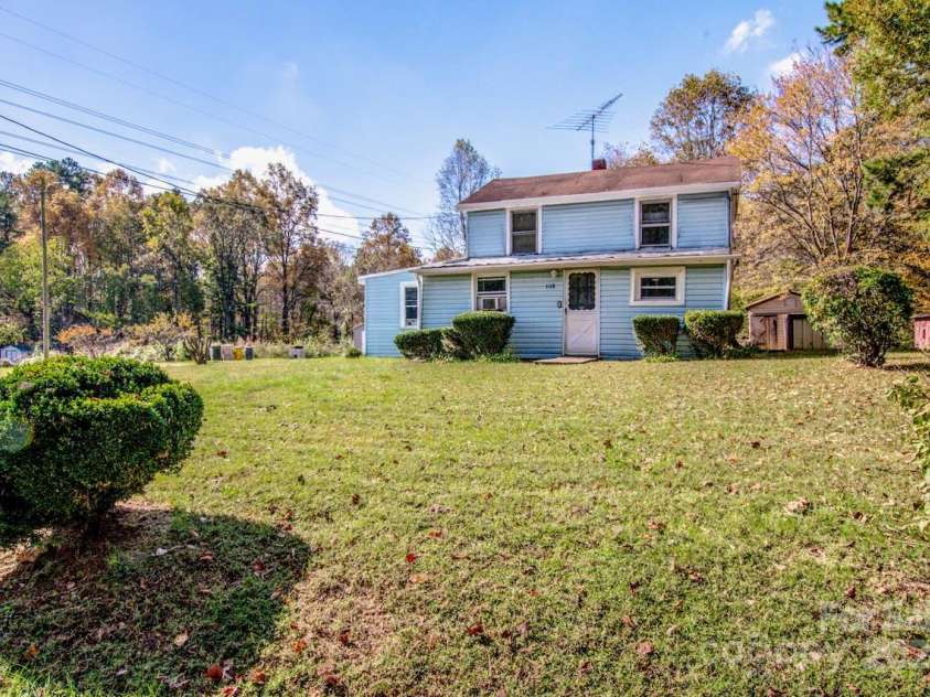1118 Wall Street, Statesville, NC 28677.  MLS# CAR4191954, YatesRealty ID 3242. 