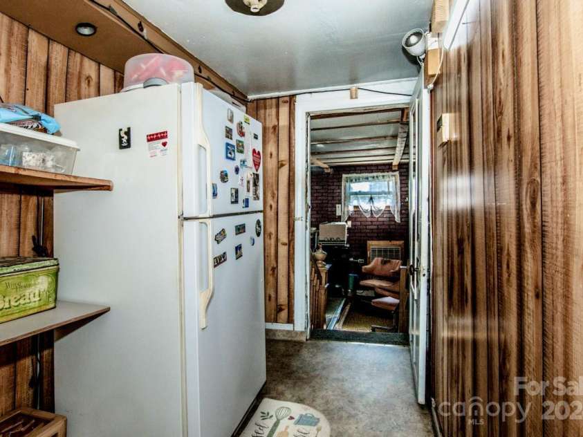 1118 Wall Street, Statesville, NC 28677.  MLS# CAR4191954, YatesRealty ID 3242. 