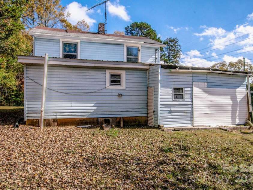 1118 Wall Street, Statesville, NC 28677.  MLS# CAR4191954, YatesRealty ID 3242. Back house
