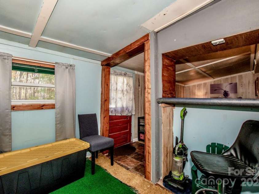 1118 Wall Street, Statesville, NC 28677.  MLS# CAR4191954, YatesRealty ID 3242. Office spoace