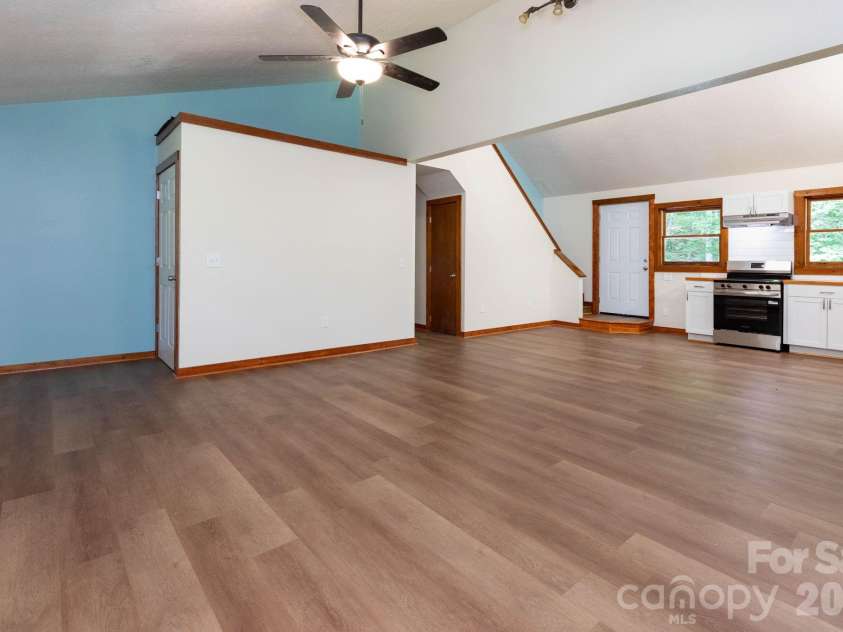 109 Narrow Way Road, Burnsville, NC 28714.  MLS# CAR4390182, YatesRealty ID 32420. Living Room