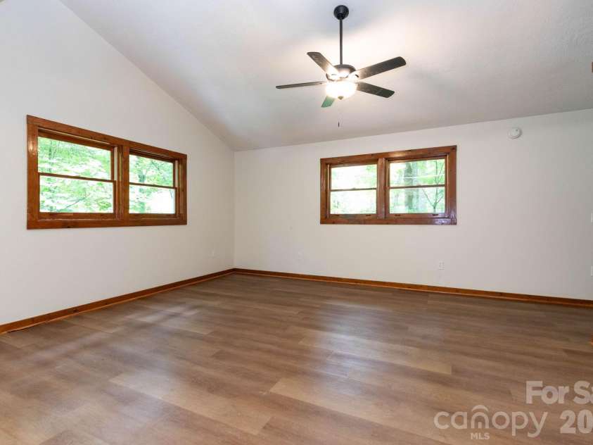 109 Narrow Way Road, Burnsville, NC 28714.  MLS# CAR4390182, YatesRealty ID 32420. Living Room