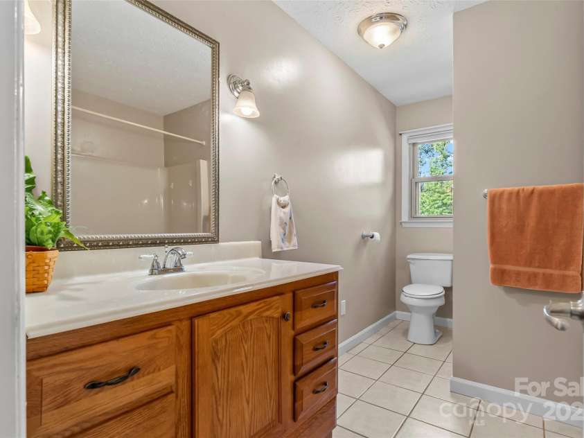 2423 Warrior Fork Trail, Morganton, NC 28655.  MLS# CAR4285223, YatesRealty ID 32420. Main (hall) bathroom