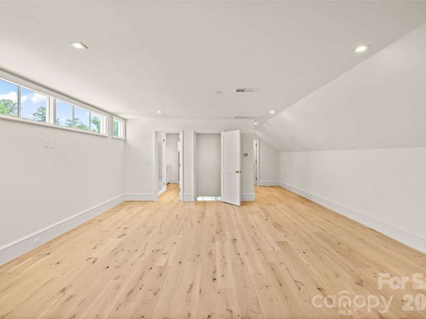 1932 8th Street, Charlotte, NC 28204.  MLS# CAR4388746, YatesRealty ID 32421. Bonus Room
