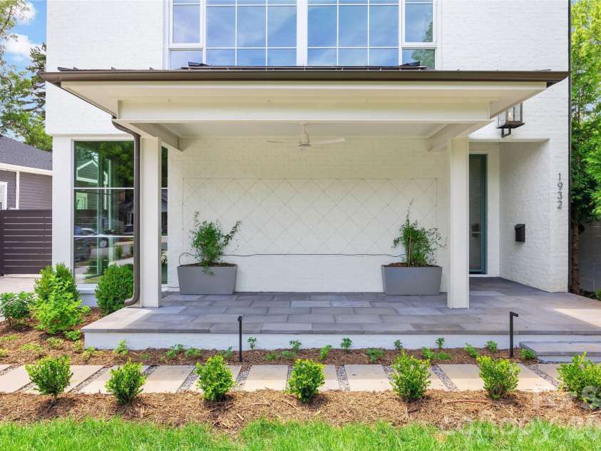 1932 8th Street, Charlotte, NC 28204.  MLS# CAR4388746, YatesRealty ID 32421. Front Porch