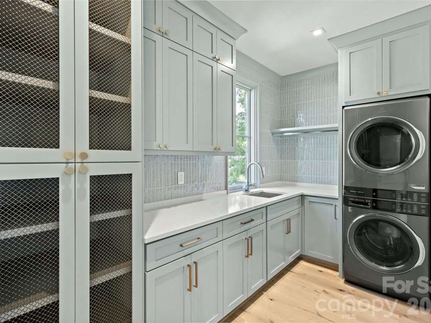 1932 8th Street, Charlotte, NC 28204.  MLS# CAR4388746, YatesRealty ID 32421. Laundry Room