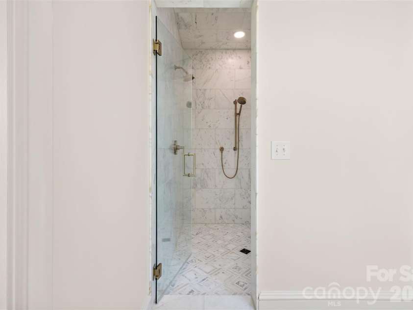 1932 8th Street, Charlotte, NC 28204.  MLS# CAR4388746, YatesRealty ID 32421. Primary Bath